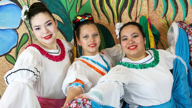 Ballet Folklorico_Genesis, Maria Elena, Dayana