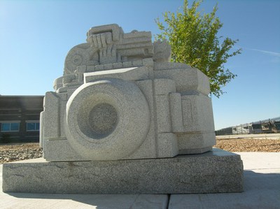 Granite sculpture of an old film camera at the Balloon Museum.