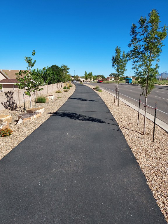 Photo of the new landscaping for the pedestrian parkway on Juan Tabo, between Southern and Mirabelle