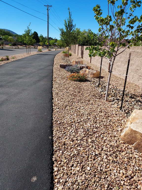 Photo of landscape improvements along Juan Tabo between Southern and Mirabelle