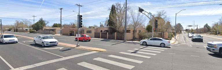 Photo of the intersection of Lomas Blvd and Girard 