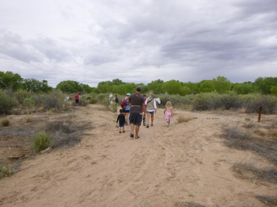 Family Bosque Wild Guided Hike