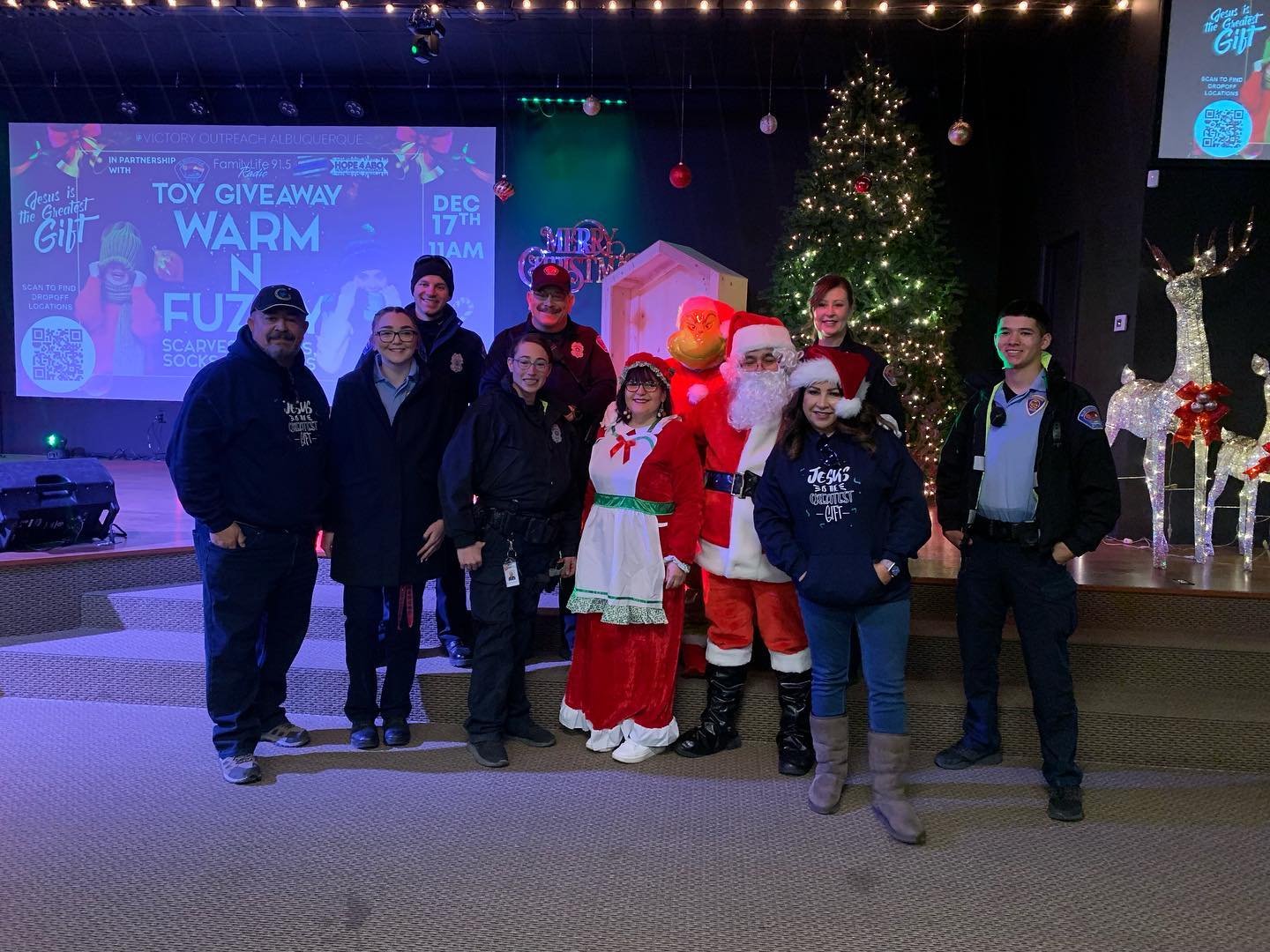 APD Spreads Holiday Cheer — City of Albuquerque